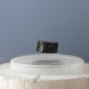magnet svæver over superleder