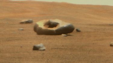 En dountformet sten på Mars