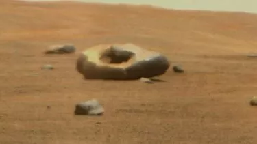 En dountformet sten på Mars