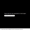 En skærm der advarer om upassende indhold i en YouTube video