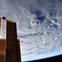 billede fra iss viser Jorden dækket af skyer
