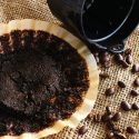 Kaffegrums i kaffefilter