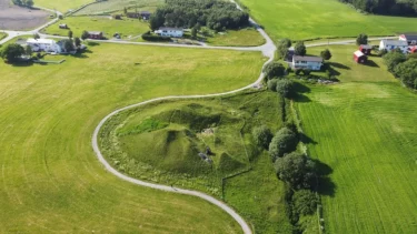 gravhøjen herlaugshaugen set fra luften