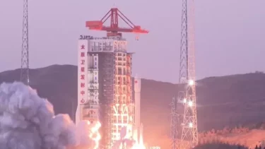 kinesisk satellit bliver sendt op med raket
