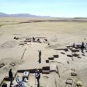 Billede af arkæologer, der foretager undersøgelser ved Wilamaya Patjxa gravpladsen i Peru
