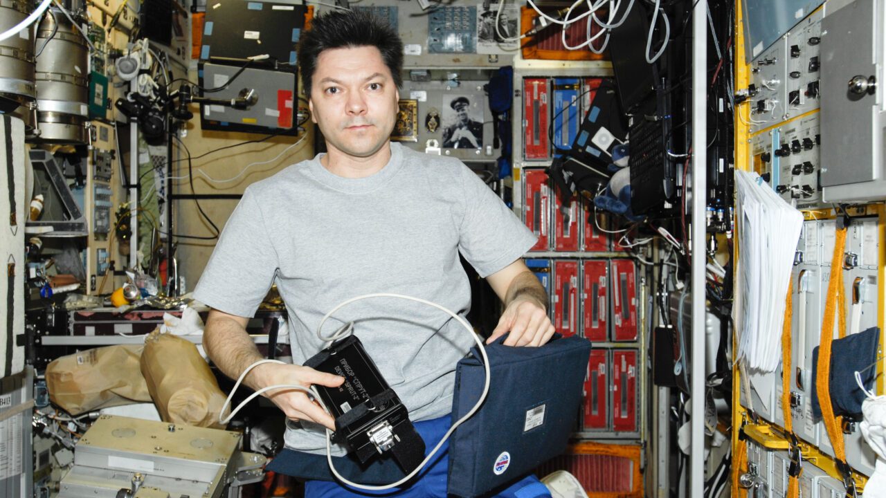 kosmonaut, Oleg Kononenko, på rumstationens zvezda service modul