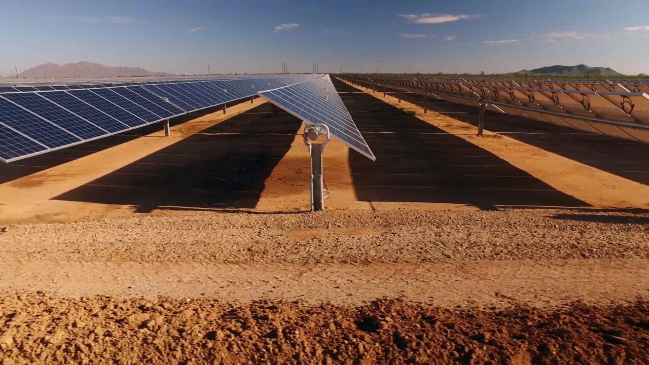 Solceller tæt på i ørken