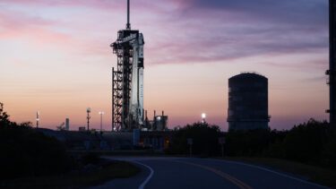 Crew 8's Falcon 9 i Kennedy Space Center