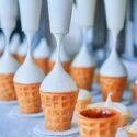 Is bliver fremstillet på produktionslinje på fabrik