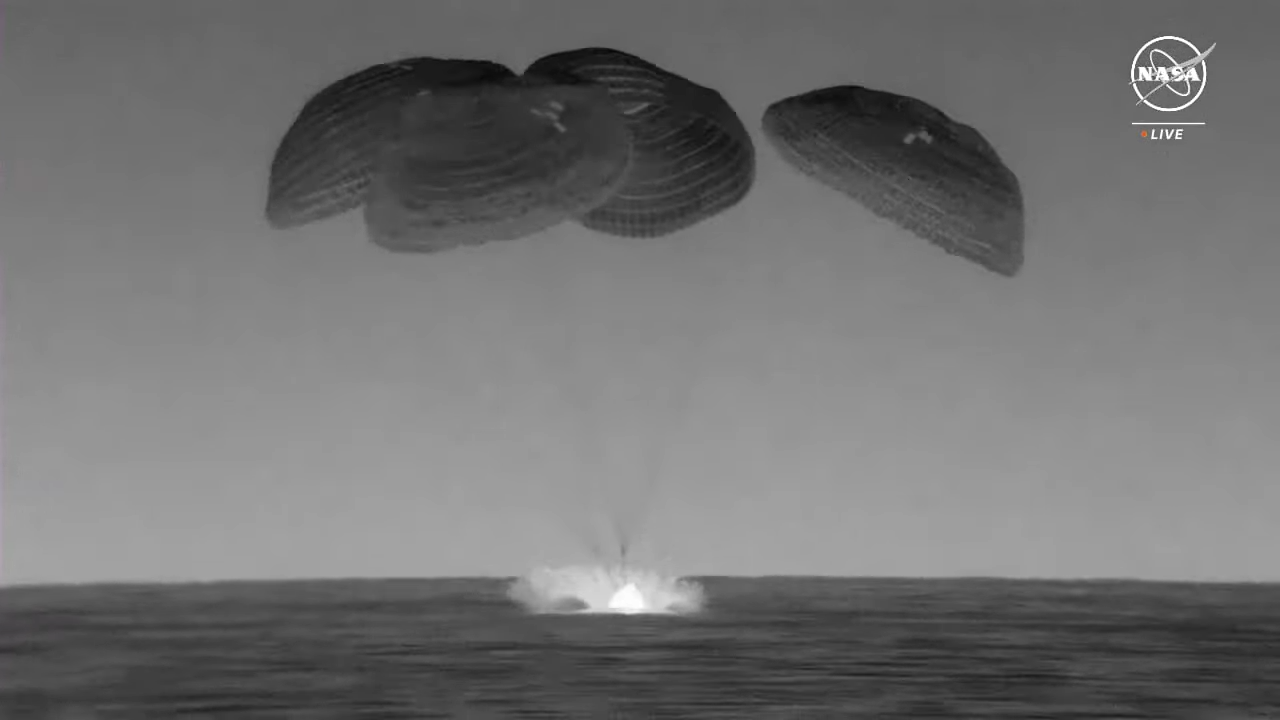 Splashdown Dragon Crew 7