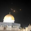 Iranske missiler svæver over Al-Aqsa-moskeen i Jerusalem.