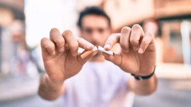 Mentolcigaretter er ulovlige at sælge. Det får færre til at ryge.