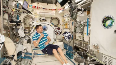 Kosmonaut Oleg Kononenko arbejder i Kibo, der er ISS' japanske modul