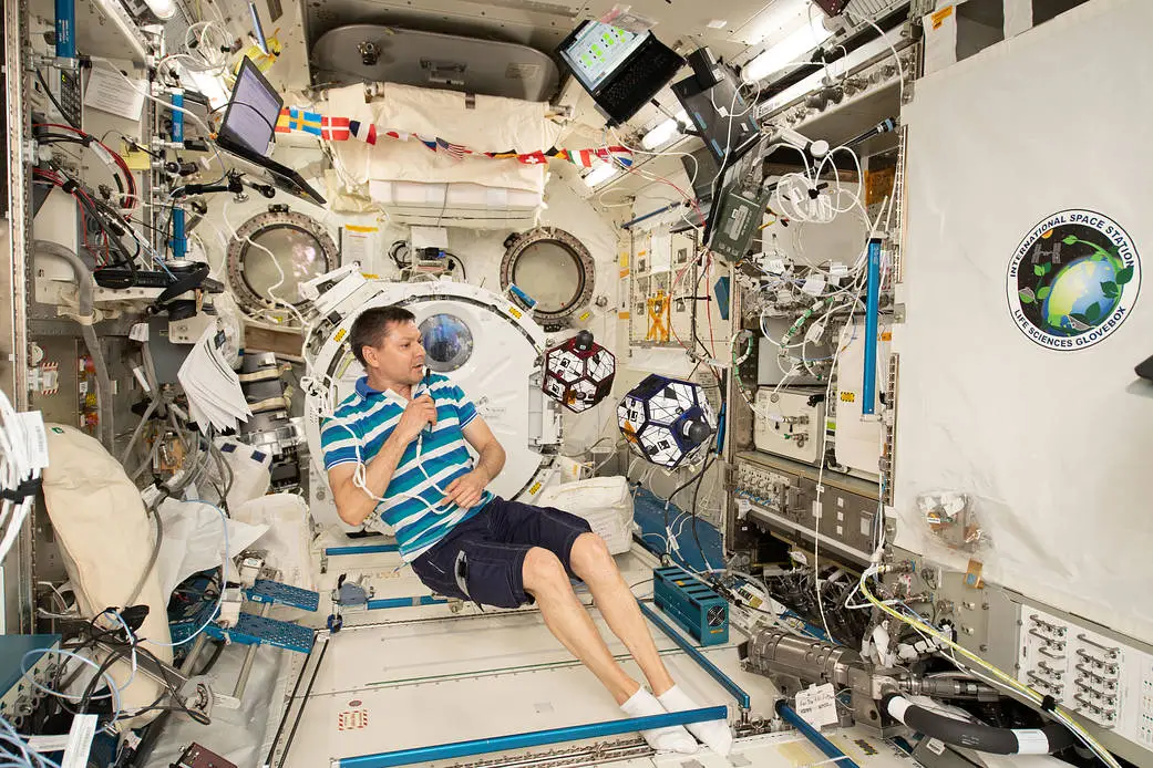 Kosmonaut Oleg Kononenko arbejder i Kibo, der er ISS' japanske modul