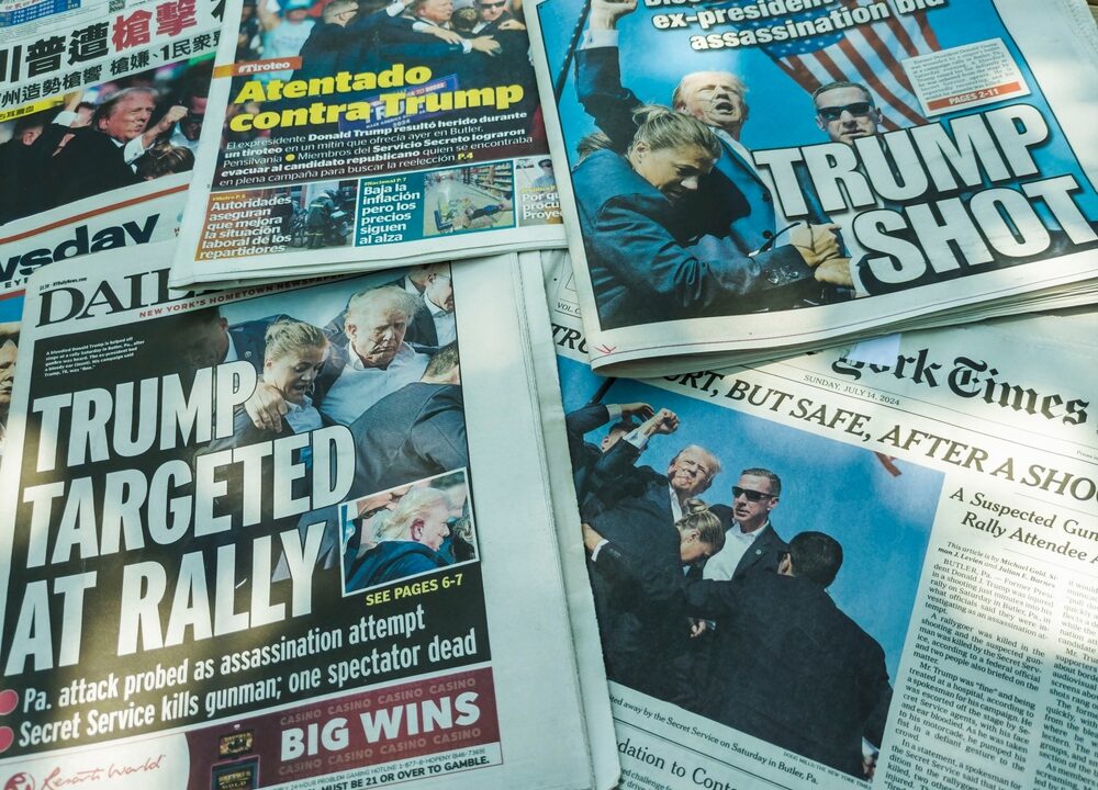 aviser med trump på forsiden