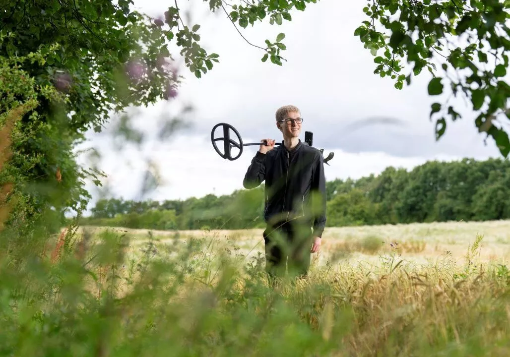 Gustav Bruunsgaard med metaldetektor