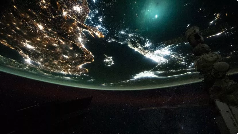 Screenshot af meteor, der eksploderer