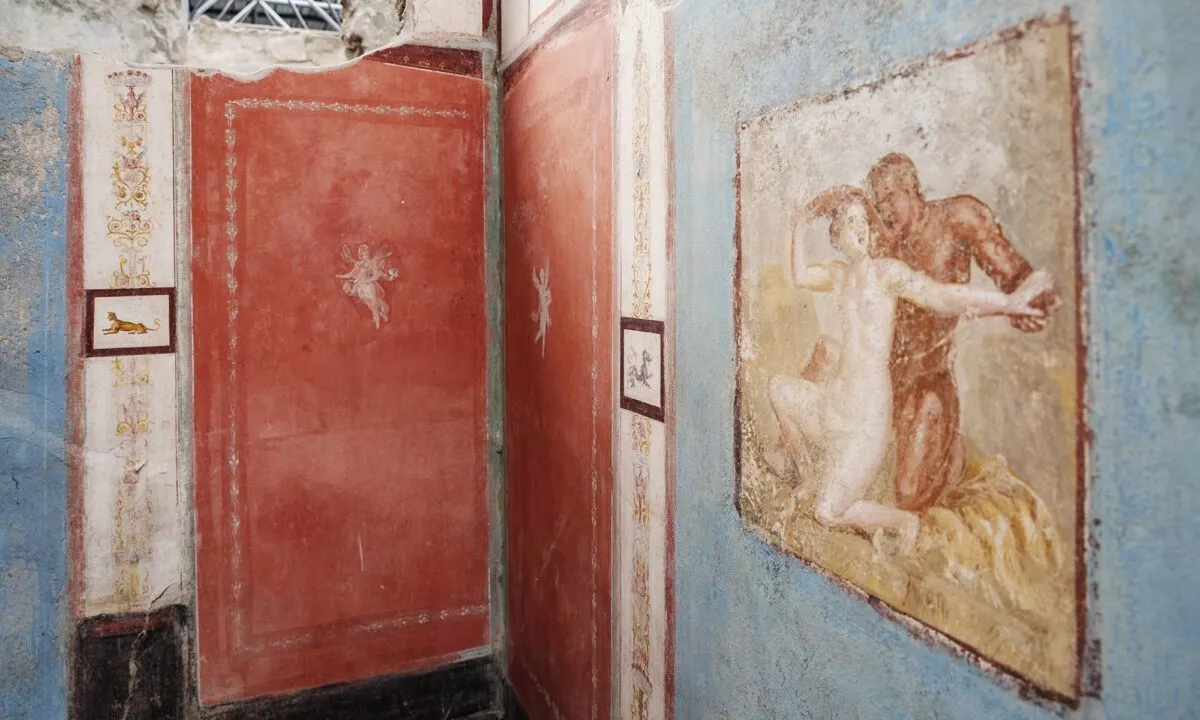 Et lille hus i Pompeji med afbildninger af erotiske scener