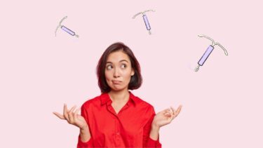 Illustration med en kvinde, der overvejer, om hun skal droppe hormonspiraler