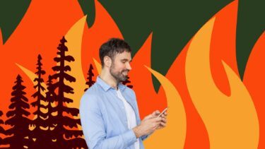 Illustration, hvor en mand kigger på sin mobil, mens verden står i flammer bag ham