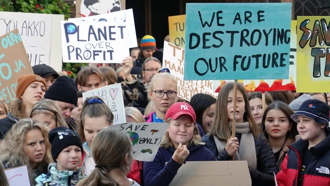 Skoleelever strejker for klimaet i Turku, Finland