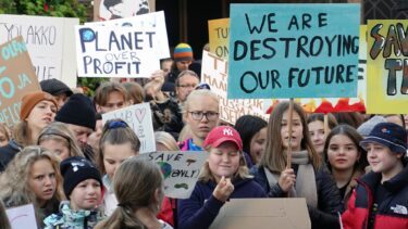 Skoleelever strejker for klimaet i Turku, Finland