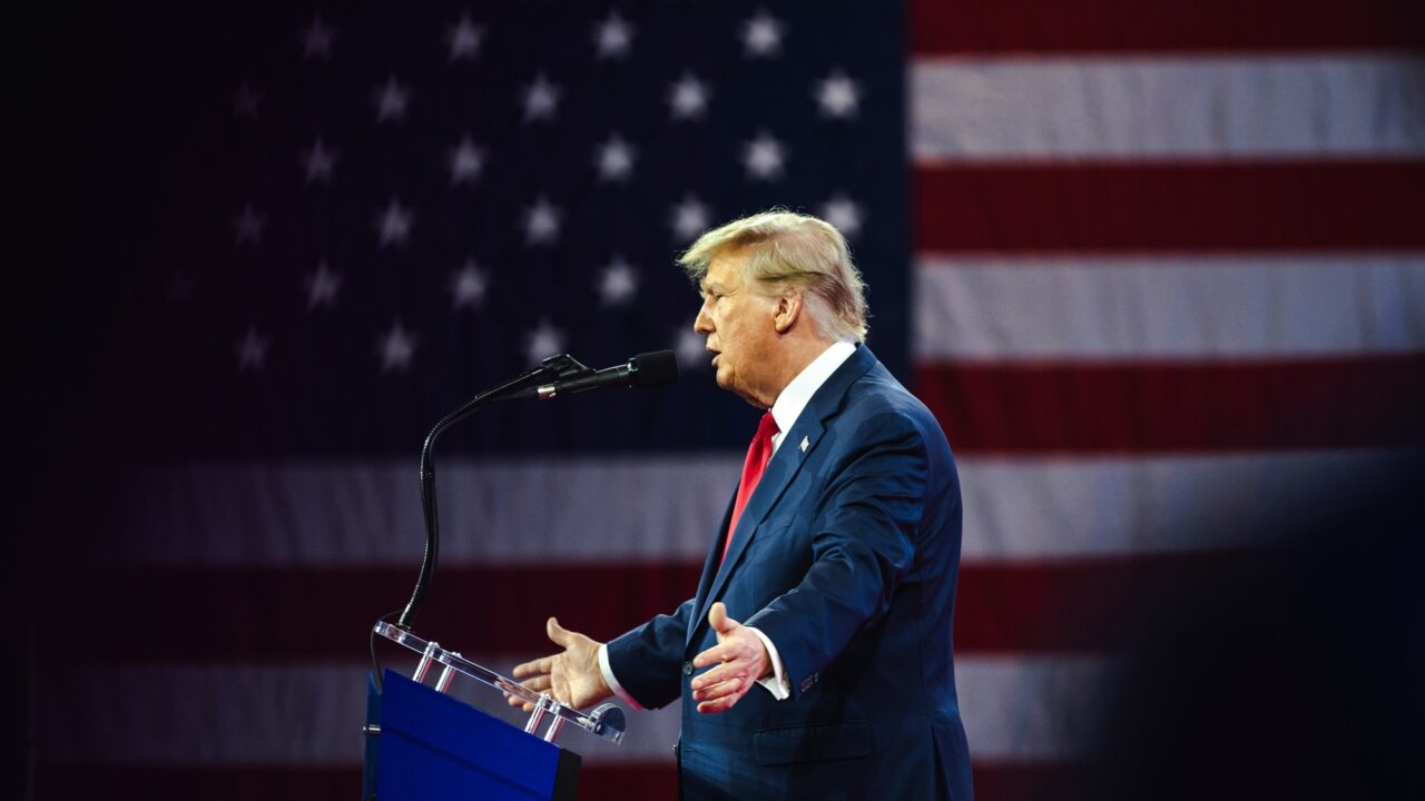 Donald Trump på talerstolen til et rally