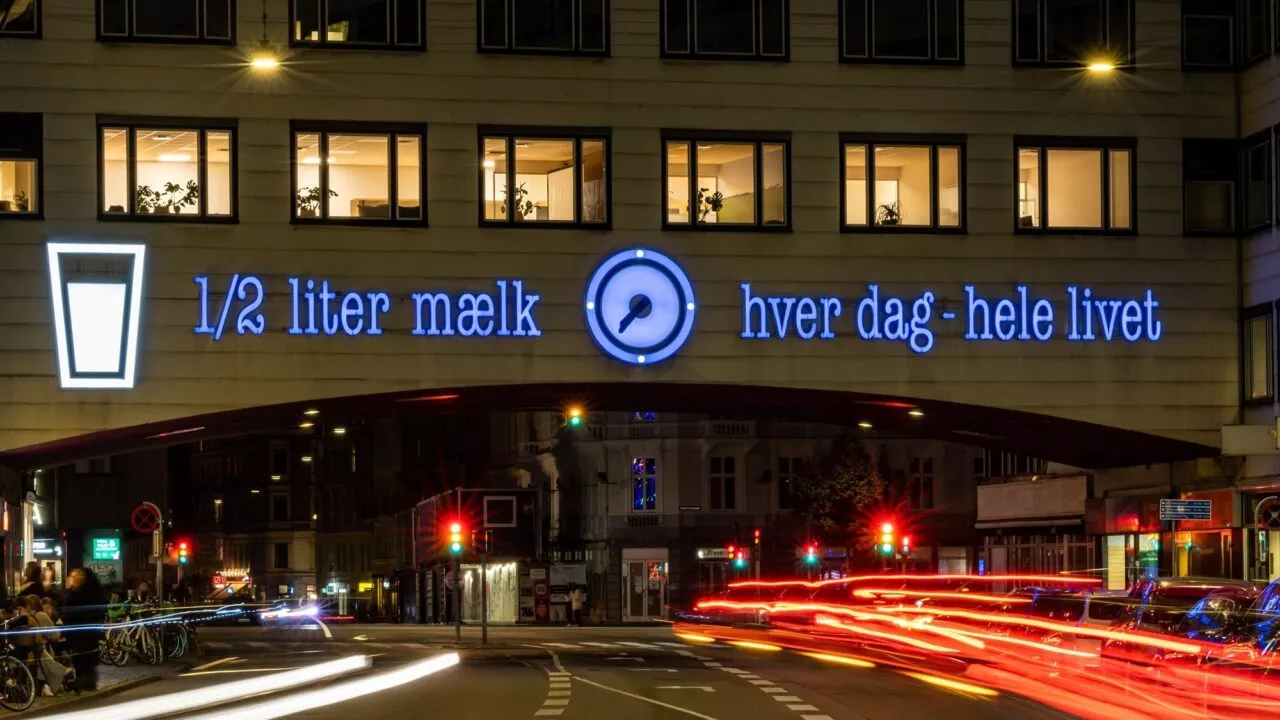 billede af skilt i København af mælk