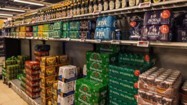 En masse øl i supermarkedet