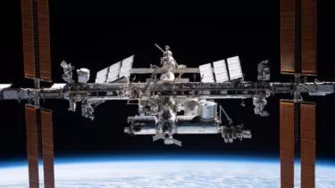 Den Internationale Rumstation set fra Crew Dragon Endeavour