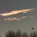 foto af rumskrot, der brænder på himlen