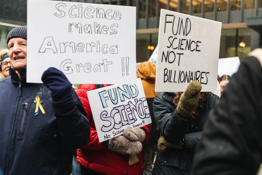 Protester mod nedskæringer på forskningsområdet i USA