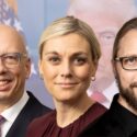 ordførere med trump i baggrunden