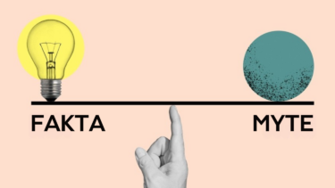 Illustration af en hånd, der balancerer en line på sin pegefinger med ordet fakta til venstre under en lyspære og ordet myte til højre under en grøn kugle
