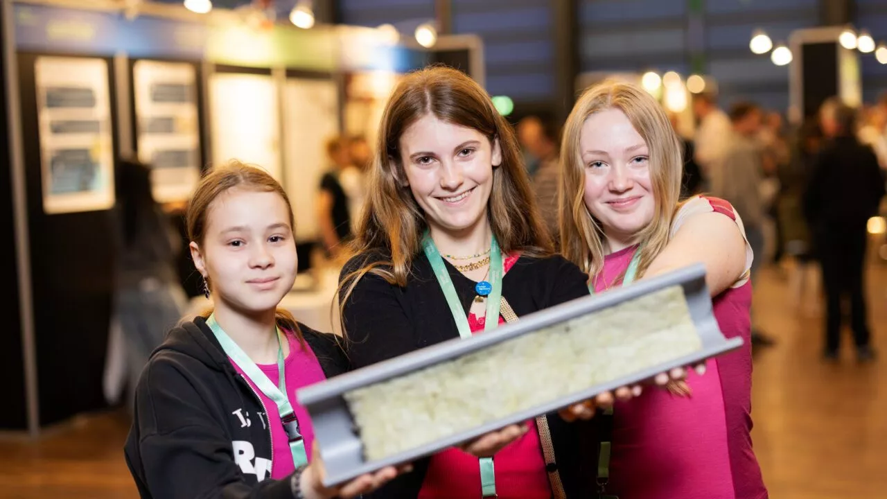 De tre 13-årige elever Livia Stanley Duus-Lund, Victoria Kauders og Helena Binzer fra 7. klasse på Skt. Josefs Skole i Roskilde