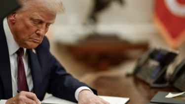 Donald Trump underskrev for nylig en aftale, der pålægger en række lande nye og meget høje toldsatser.