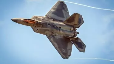 F-22 Raptor er et 5-generations amerikansk to-motor kamp- og jagerfly med stealth-teknologi.