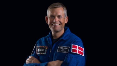 Andreas Mogensen i astronauttøj