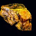 Foto af uran – et mineral, der bruges i nuklear forskning i både USA og Iran. Et kostbart og radioaktivt mineral.