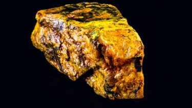Foto af uran – et mineral, der bruges i nuklear forskning i både USA og Iran. Et kostbart og radioaktivt mineral.