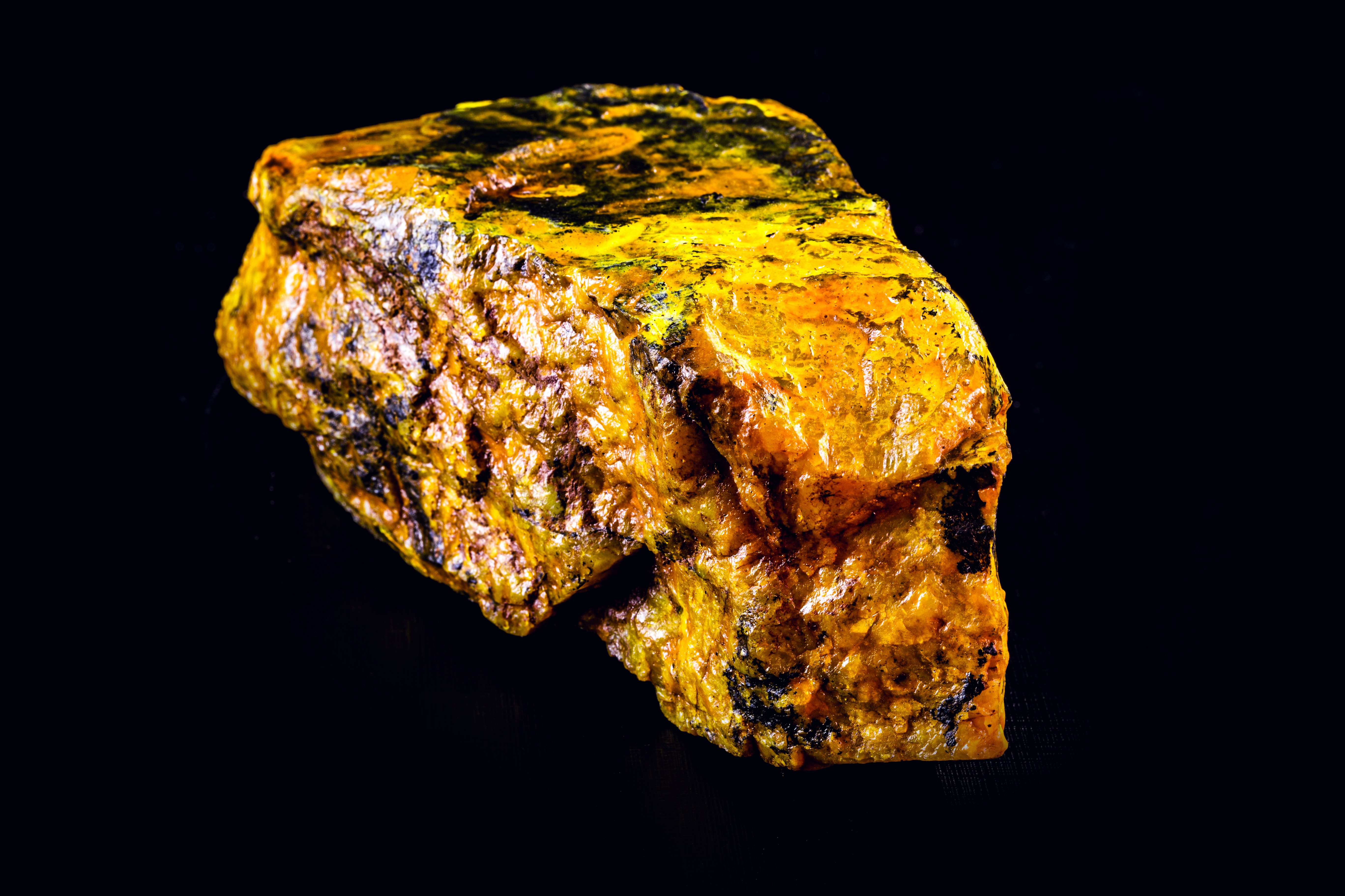 Foto af uran – et mineral, der bruges i nuklear forskning i både USA og Iran. Et kostbart og radioaktivt mineral.