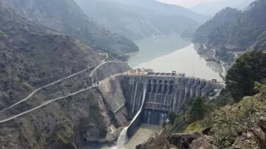 Den indiske dæmning Baglihar Dam, også kendt som Baglihar vandkraftprojekt, som ligger ved Chenab floden i Jammu og Kashmir, Indien. (Foto: Shutterstock)