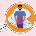 Illustration af en bekymret mand, der holder sit underliv, omgivet af røde smertelinjer og målringe, vist under et forstørrelsesglas, der holdes i en hånd og symboliserer mavesmerter eller lægeundersøgelse.