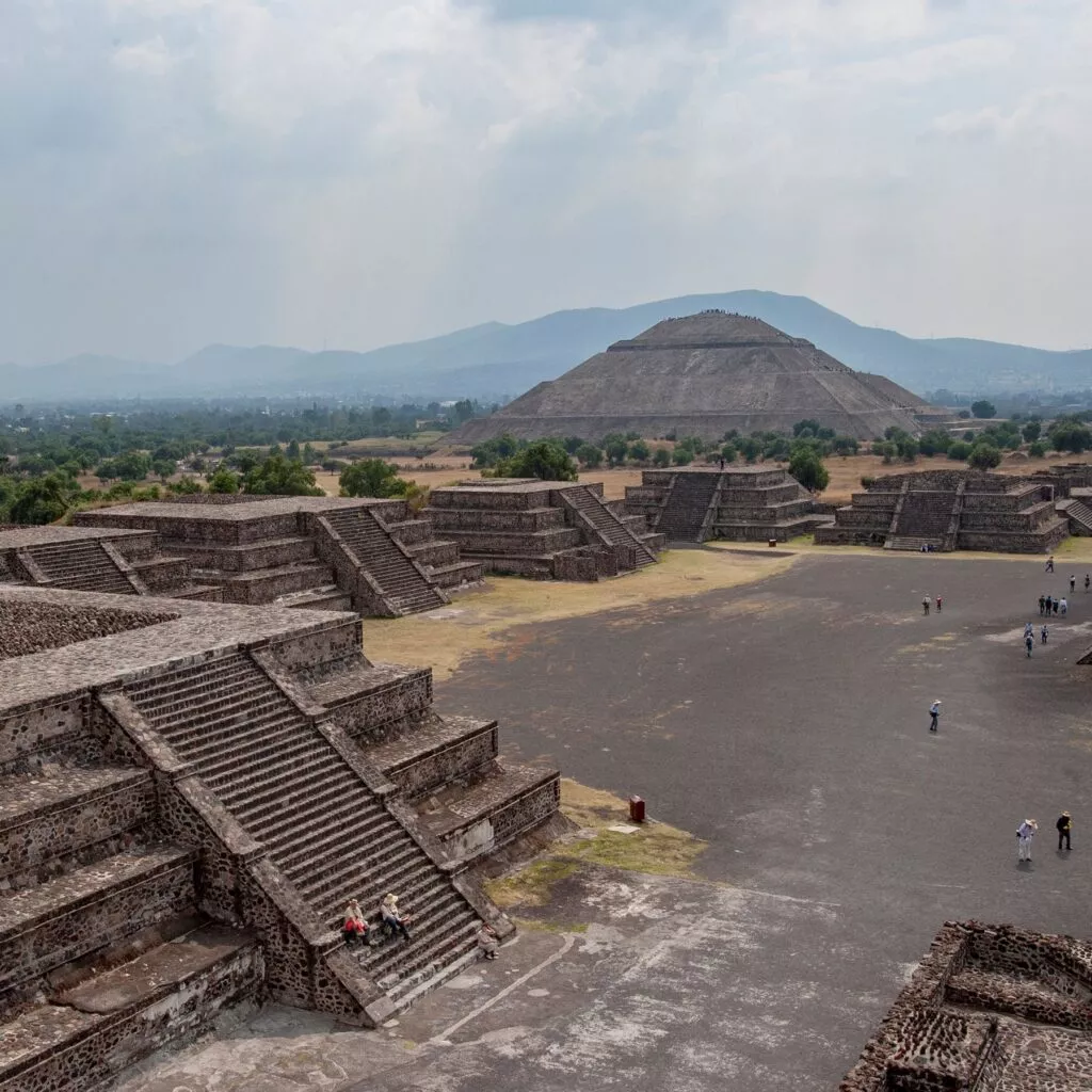 Udsigt over det arkæologiske område Teotihuacan.