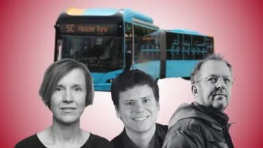 En blå bybus med skiltet 5C Husum Torv dukker op bag tre personer - to mænd og en kvinde - på en lyserød baggrund.
