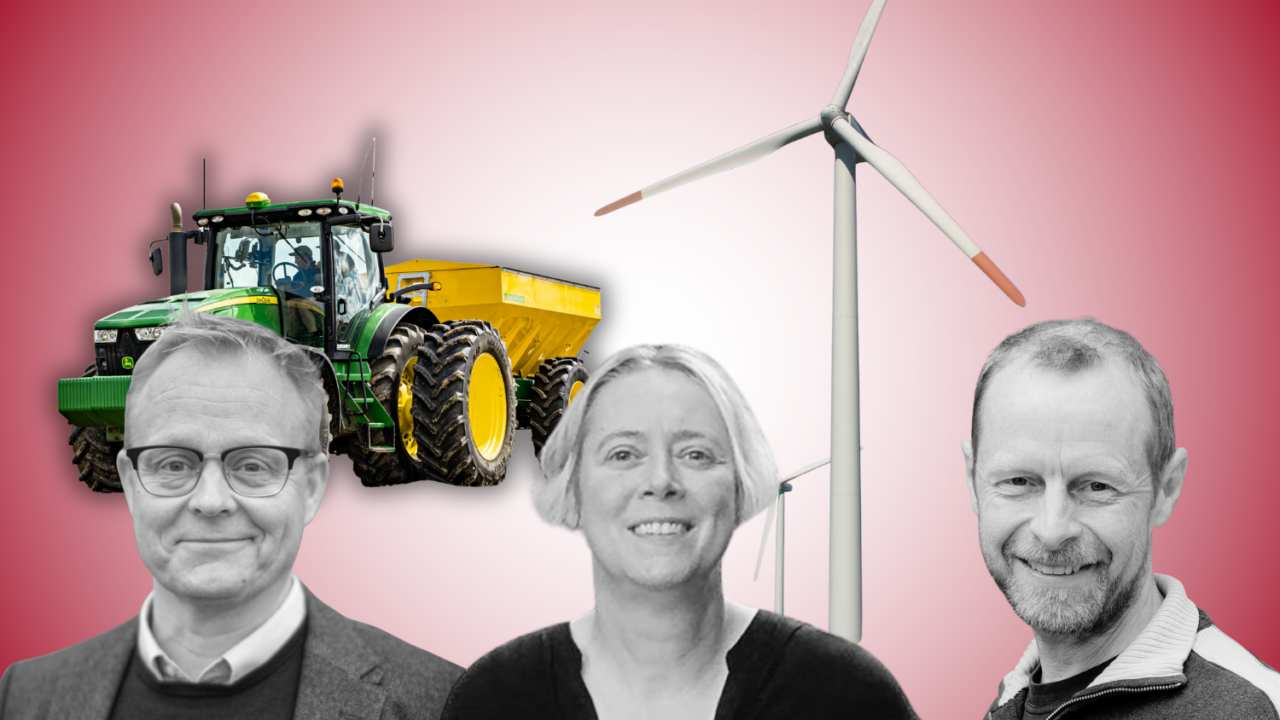 En grøn traktor og en vindmølle vises på en rød baggrund med gradient. I forgrunden er der tre personer: to mænd med briller og en kvinde, som alle smiler og vises i gråtoner.