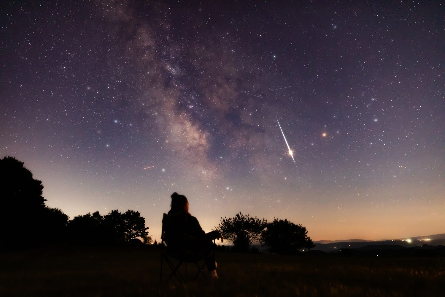 Masser af stjerneskud: Vild meteorregn følger lige efter solformørkelsen
En sky af små meteorer
Meget sjældent fænomen
Hvordan kan jeg bedst se stjerneskud fra Perseiderne?
Hvordan bliver vejret? episode artwork
