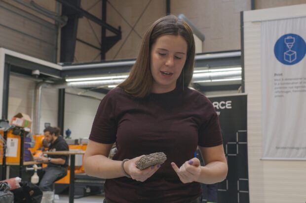 Emma baner vejen for månebaser: 3D-printer mursten med månestøv