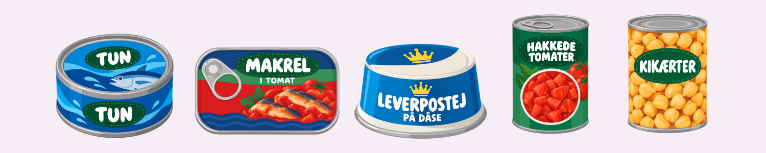 Fem konservesdåser med etiketter for tun, makrel i tomatsauce, leverpostej, hakkede tomater og kikærter.