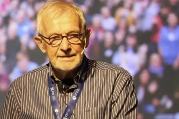 LIVE Amerikansk professor får årets Nobelpris i fysik for at fange 'spøgelsesartikler'